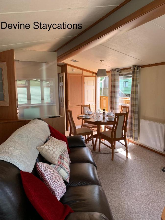 Devine Staycations At 38 Riverside Hawick Exterior photo