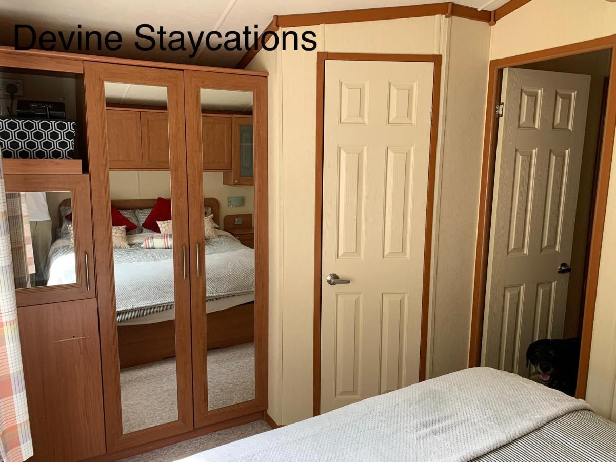 Devine Staycations At 38 Riverside Hawick Exterior photo